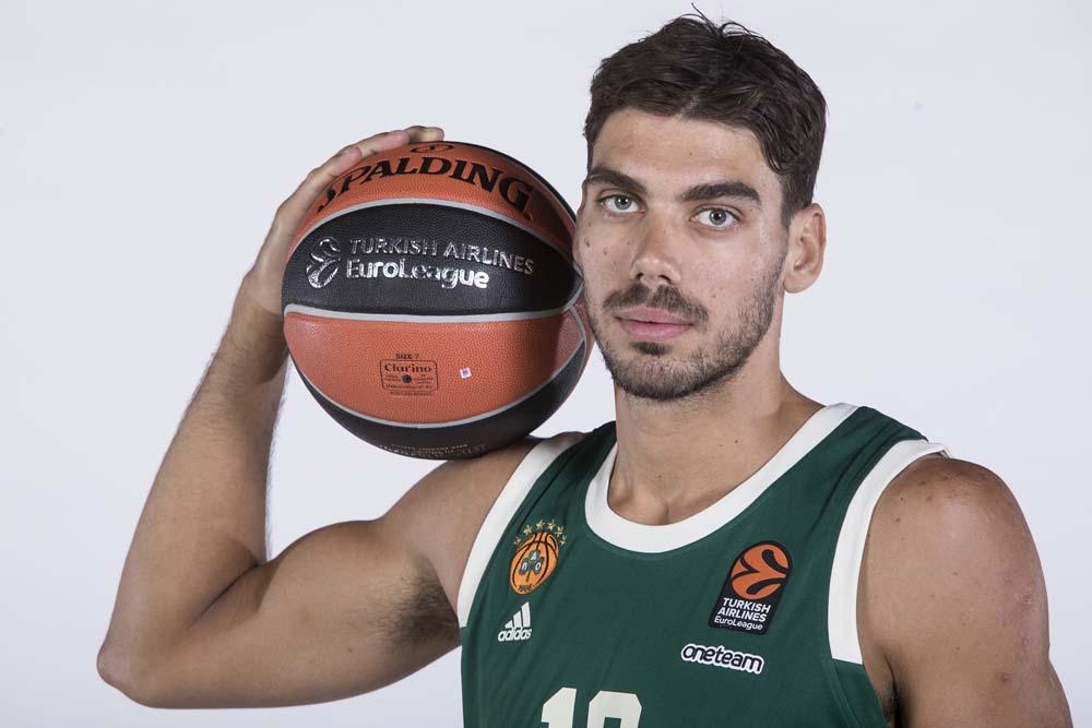 一球里被悄 一球里被悄