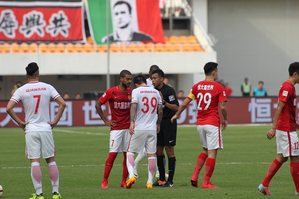 禁区内的空 禁区内的空